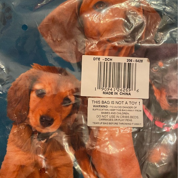 NWT Trio of Dachshunds double black handle tote w/ green background - Picture 5 of 5